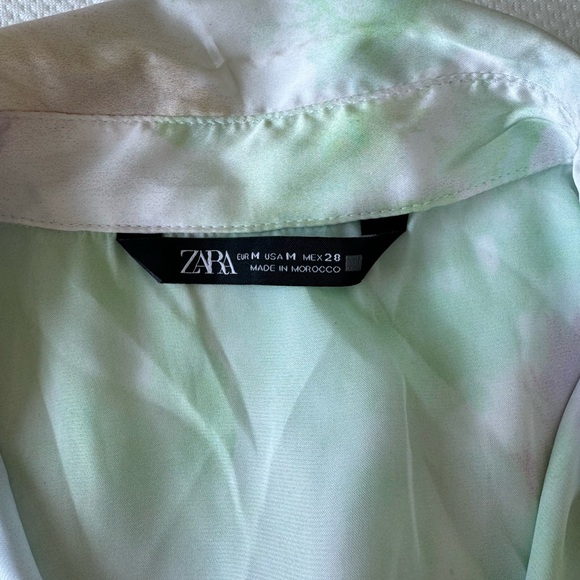 ZARA SILK OVERSIZED - SIZE M TOP - Picture 2 of 3